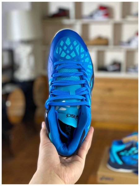 Кроссовки волейбольные Asics V-SWIFT FF 2 Volleyball синие 4435 EUR купить в хабаровске купить в хабаровске