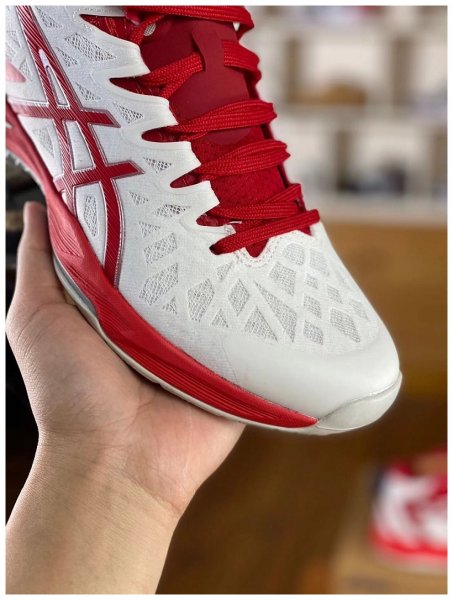 Кроссовки волейбольные Asics V-SWIFT FF 2 Volleyball белый/красный 4436 EUR купить в хабаровске купить в хабаровске