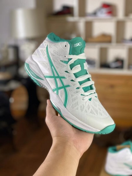 Кроссовки волейбольные Asics V-SWIFT FF 2 Volleyball белые 4186 EUR купить в хабаровске купить в хабаровске