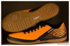 Кроссовки футзальные UMBRO (futsal) оранжевый/черный (80544-D5U) купить в хабаровске купить в хабаровске