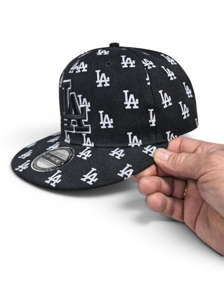 Бейсболка SNAPBACK LAKERS черная / 4229 купить в хабаровске купить в хабаровске