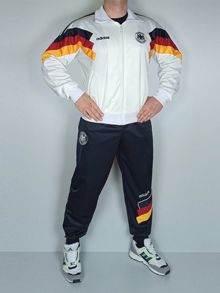Спортивный костюм Ретро Бундес белый купить в хабаровске купить в хабаровске