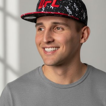 Бейсболка SNAPBACK UFC черная с красным козырьком / 6747